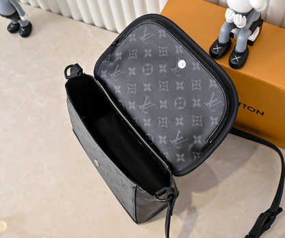 LLP016 Leather bag 26.6-17-11CM   for women and men Bags