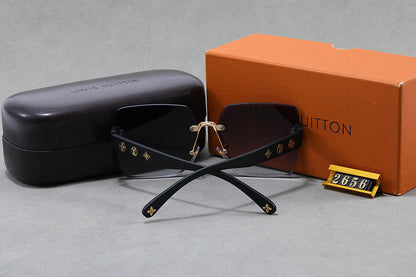 2656   Sunglasses with box