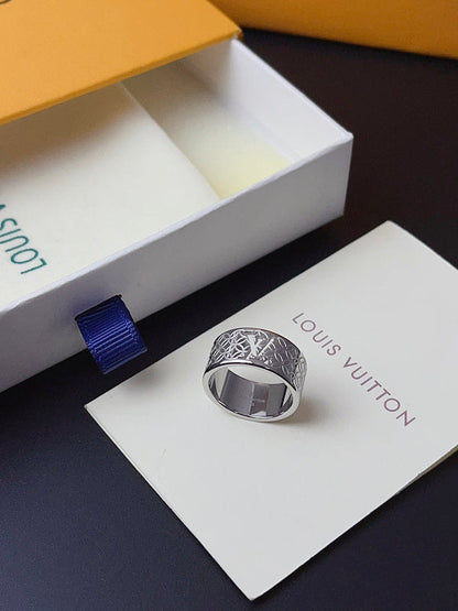 J114   New titanium steel ring jewelry