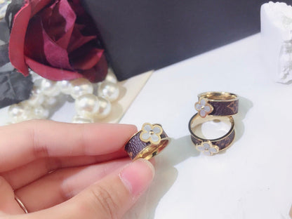 LVR002      Fashion classic ring SIZE:6.7.8.  Jewelry