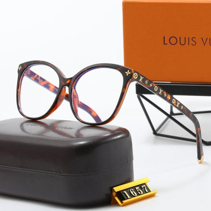 1657   Sunglasses with box