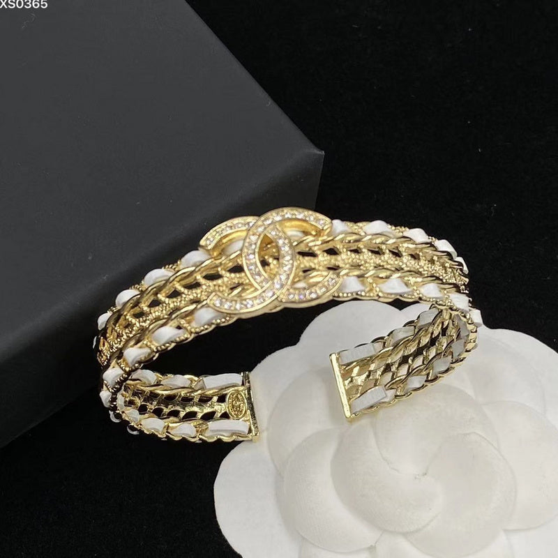 CB2   Classic women's bracelet jewelry