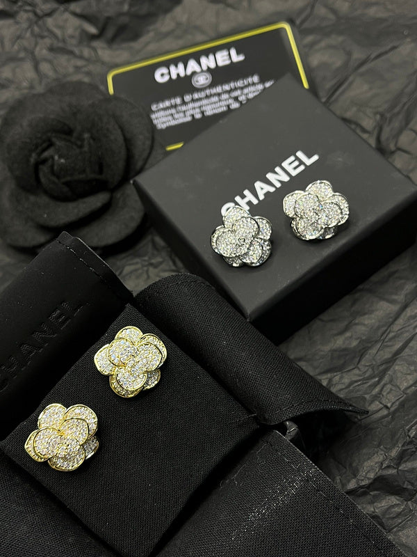 A1089   Women's camellia studded with diamond earrings  jewelry