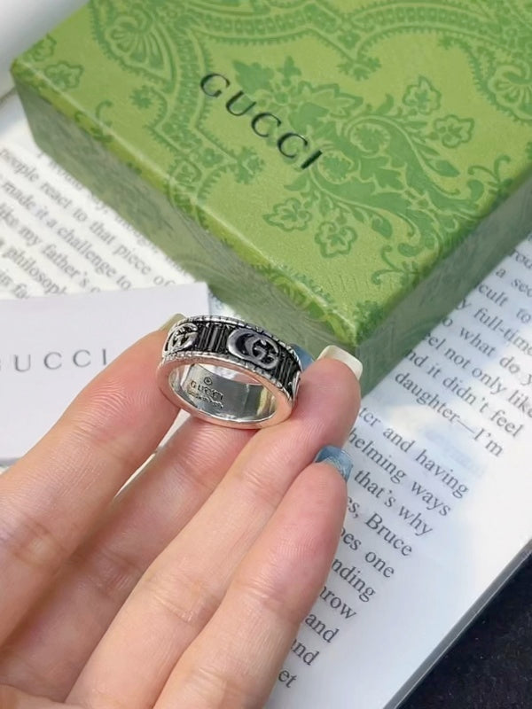 J144   Men's and women's vintage ring jewelry