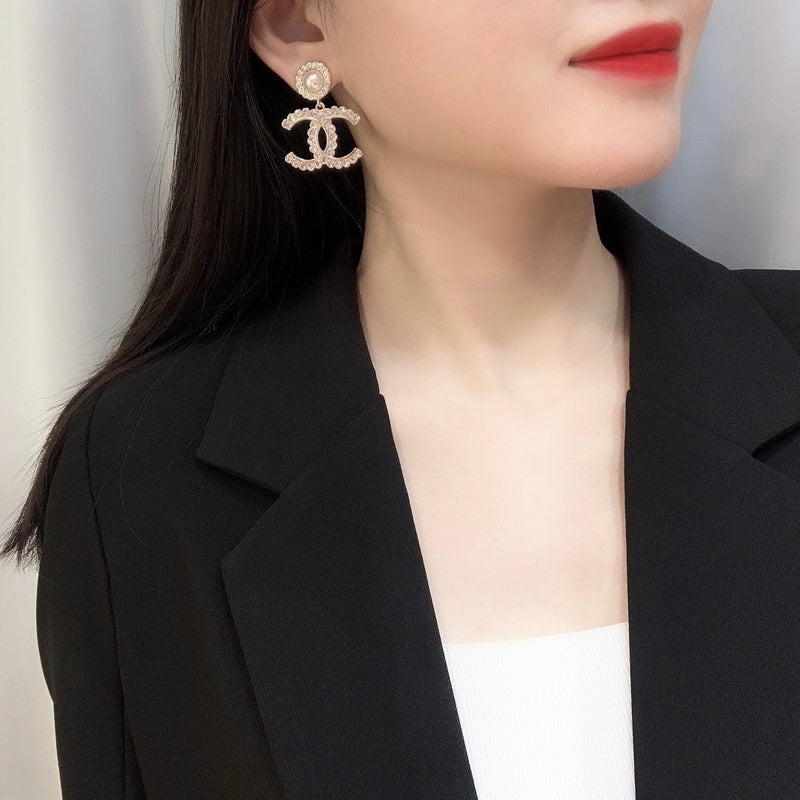 CHE126  Women's fashion crystal CC earrings  Jewelry