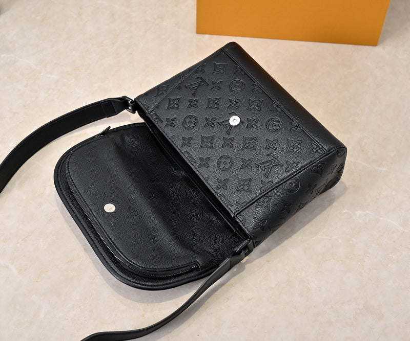 LLP016 Leather bag 26.6-17-11CM   for women and men Bags