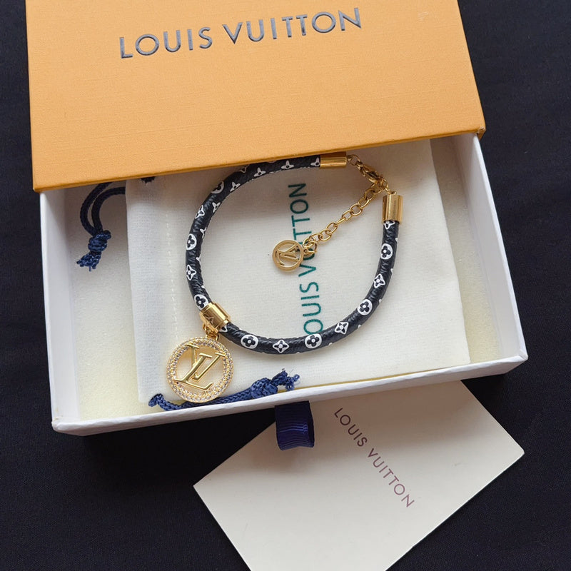 S435  Ladies' floral leather bracelet jewelry