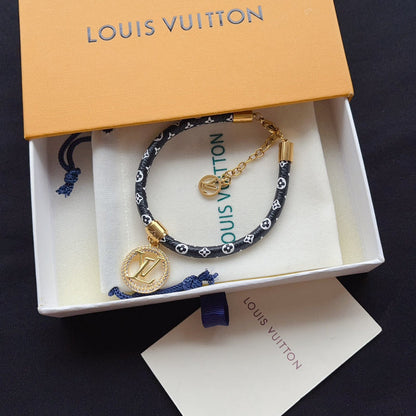 S435  Ladies' floral leather bracelet jewelry