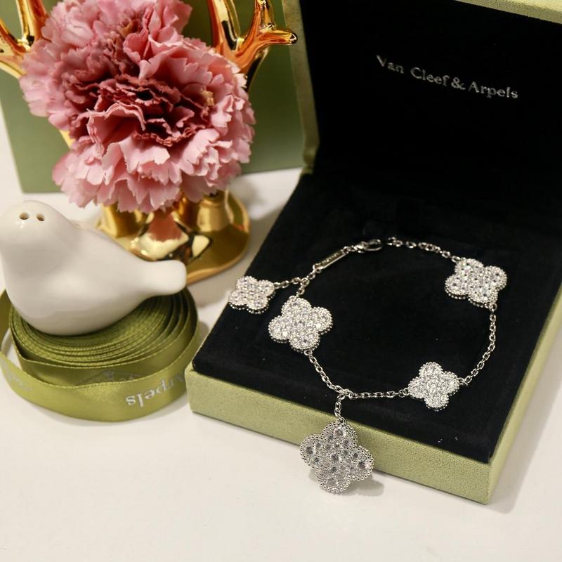 VAB13   Five-flower four-leaf clover diamond braceletabout 17cm+4cm extra