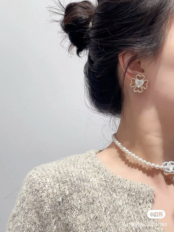 A1111  Women's new fashion heart-shaped earring jewelry