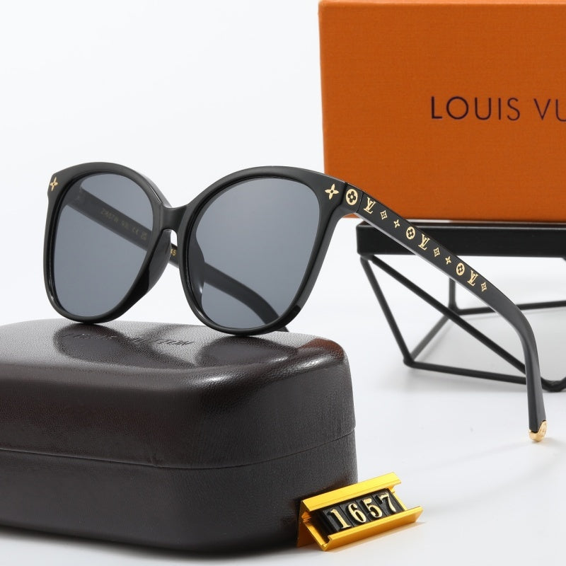 1657   Sunglasses with box
