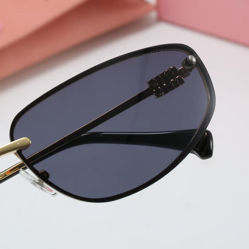 8006  Sunglasses with box