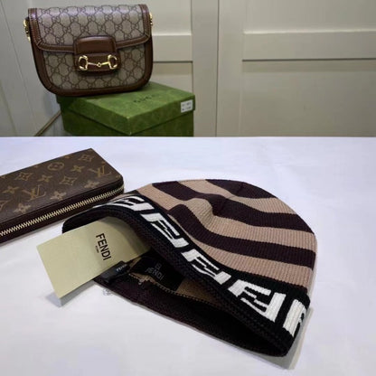 PLUH1  New autumn and winter fashionable knitted hat