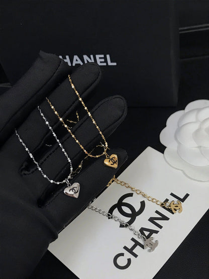 X596   Women's heart-shaped drip necklace jewelry