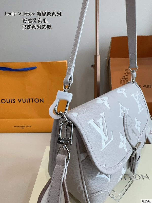 MLB08  French staff handbag 25 * 9 * 16cm with gift box