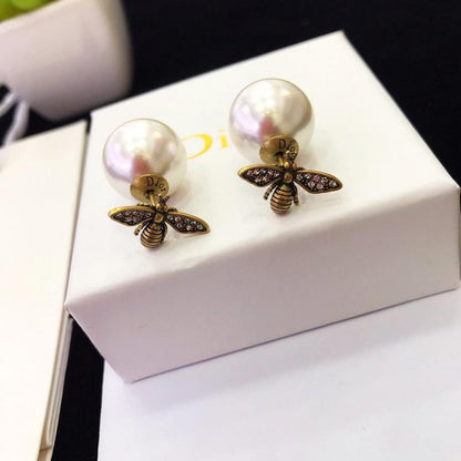 DE82 Classic  Pearl Letter Stud Earrings  Jewelry