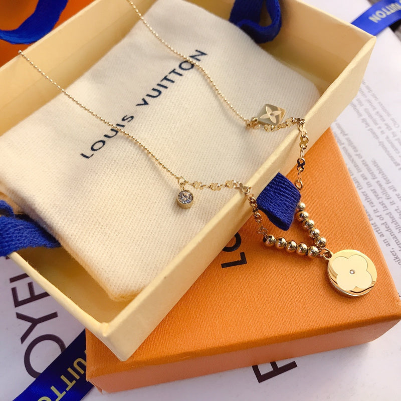 X113  Titanium steel four-leaf flower bead necklace jewelry