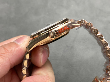 RW69  RW70  Men's and women's watches 36mm