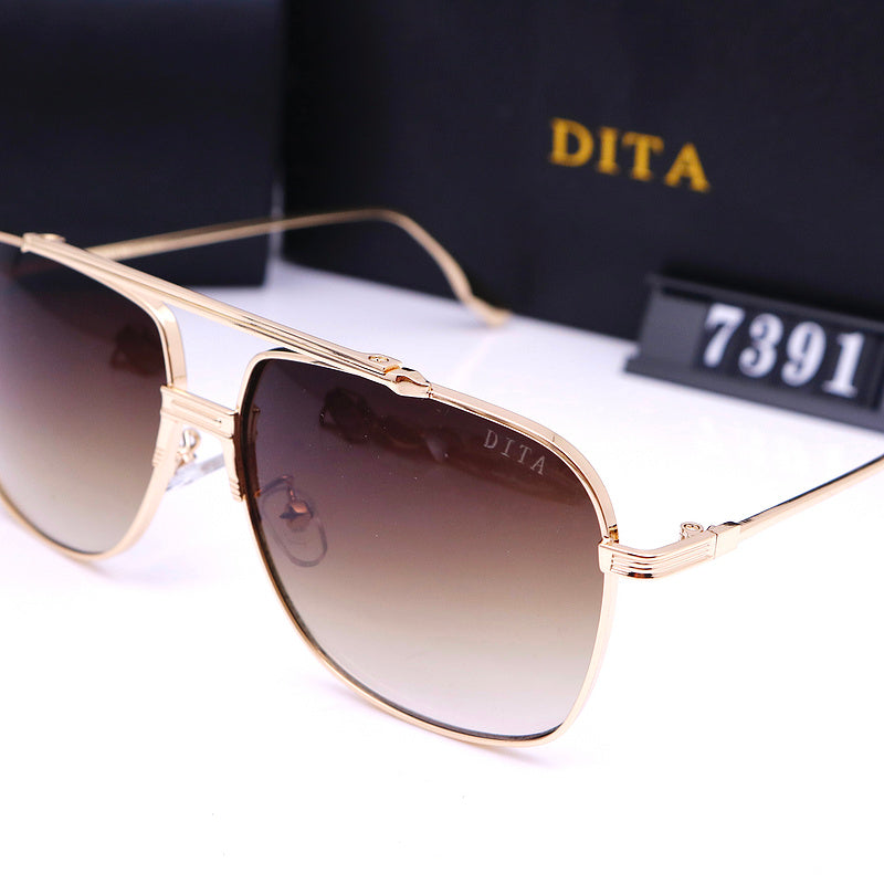 7391 Sunglasses with box