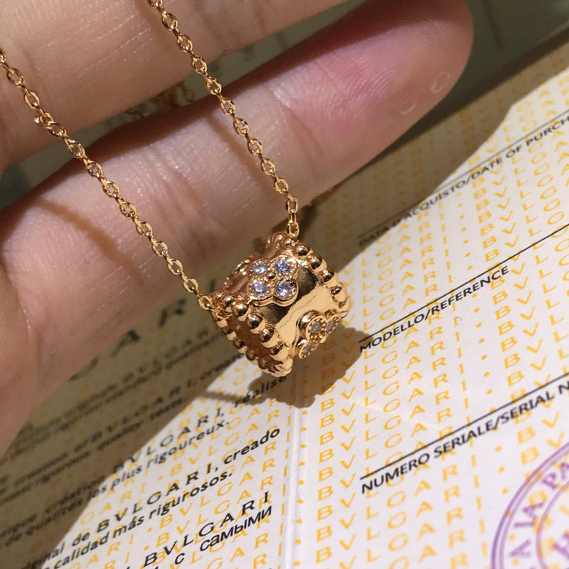 AVSN10   Women's kaleidoscope necklace jewelry