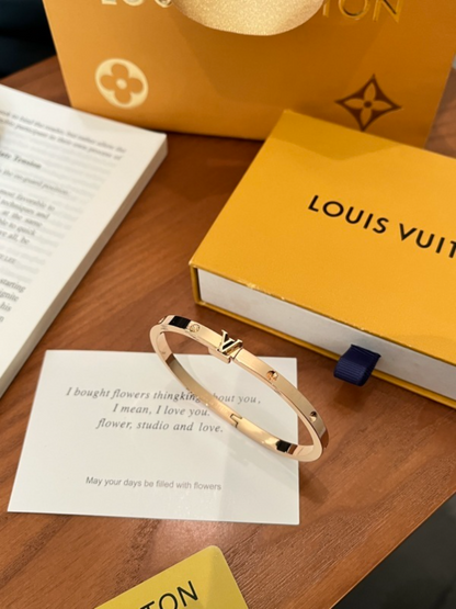 S481  Women's Titanium Steel Bracelet Jewelry