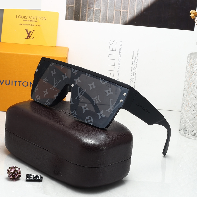 9853  Sunglasses with box