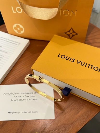 S481  Women's Titanium Steel Bracelet Jewelry