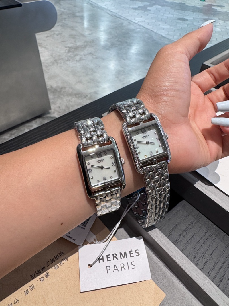 HW1  Women's new versatile 23x23mm watch steel