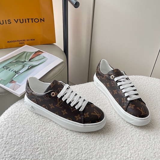 MJLS18 Synthetic Leather Shoes Women 35-42 shoes With box