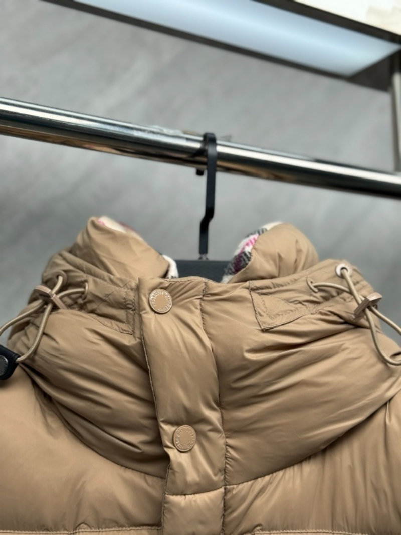 109765   New striped hooded sleeveless down jacket Top quliaty 1:1 clother