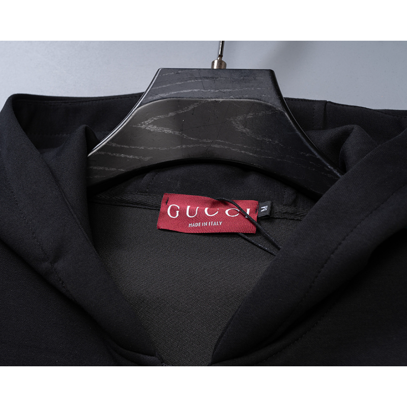GUC201   New men's autumn and winter long sleeved suit top+pants clothing
