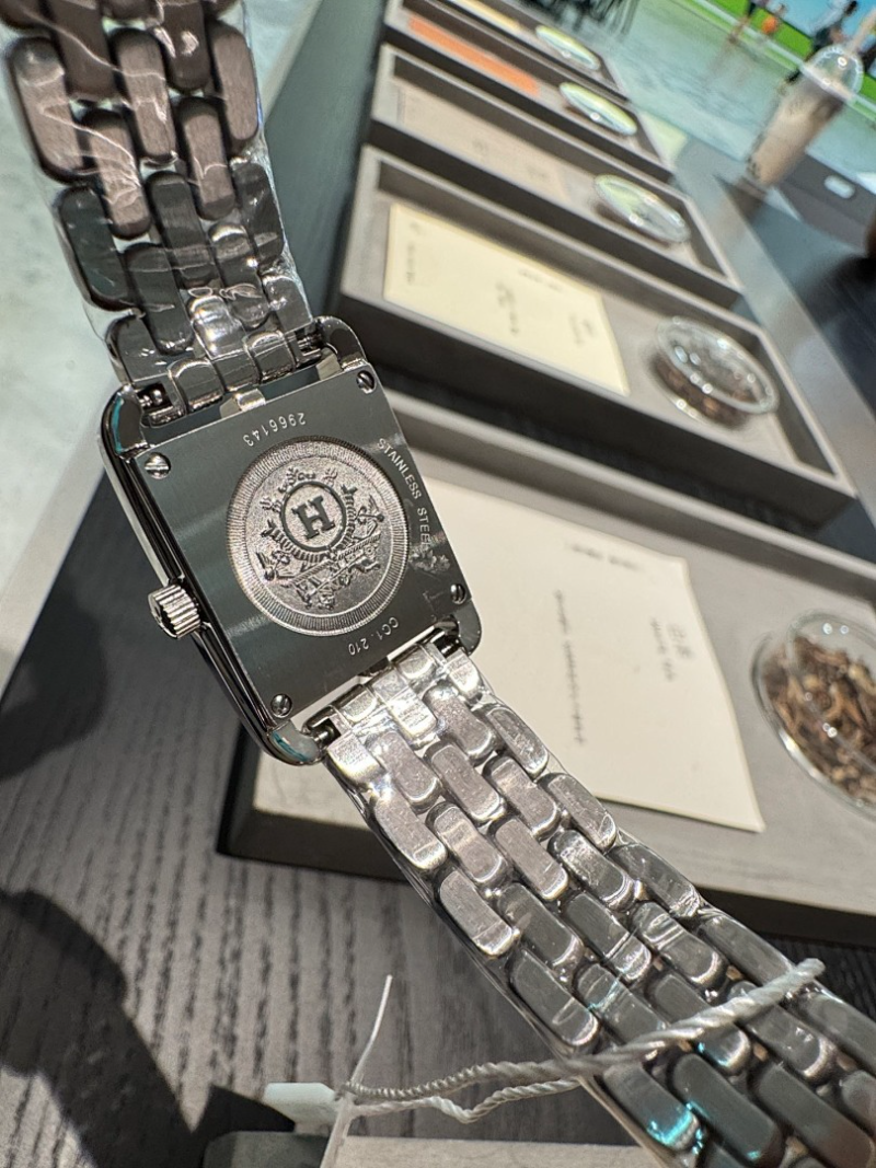 HW1  Women's new versatile 23x23mm watch steel