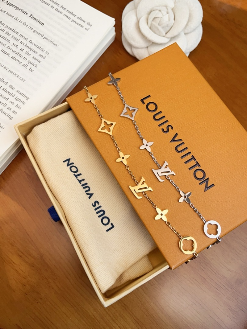 L228 Women's Titanium Steel Bracelet Jewelry