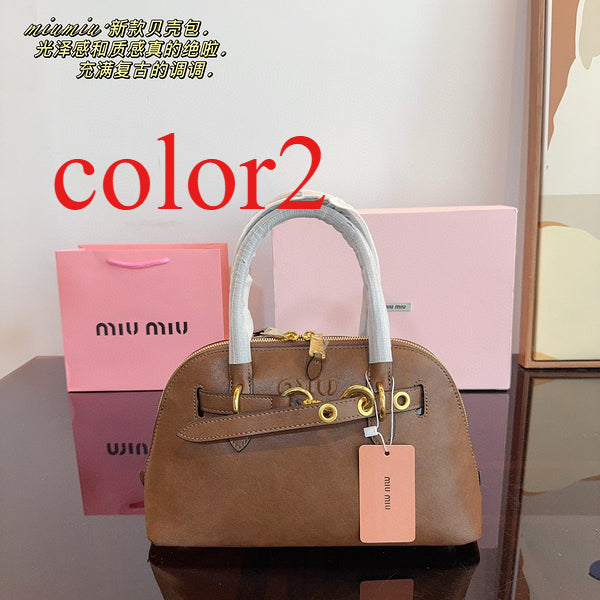 MMIB3  A vintage leather bag measuring 32*11*16cm