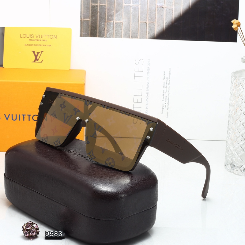 9853  Sunglasses with box