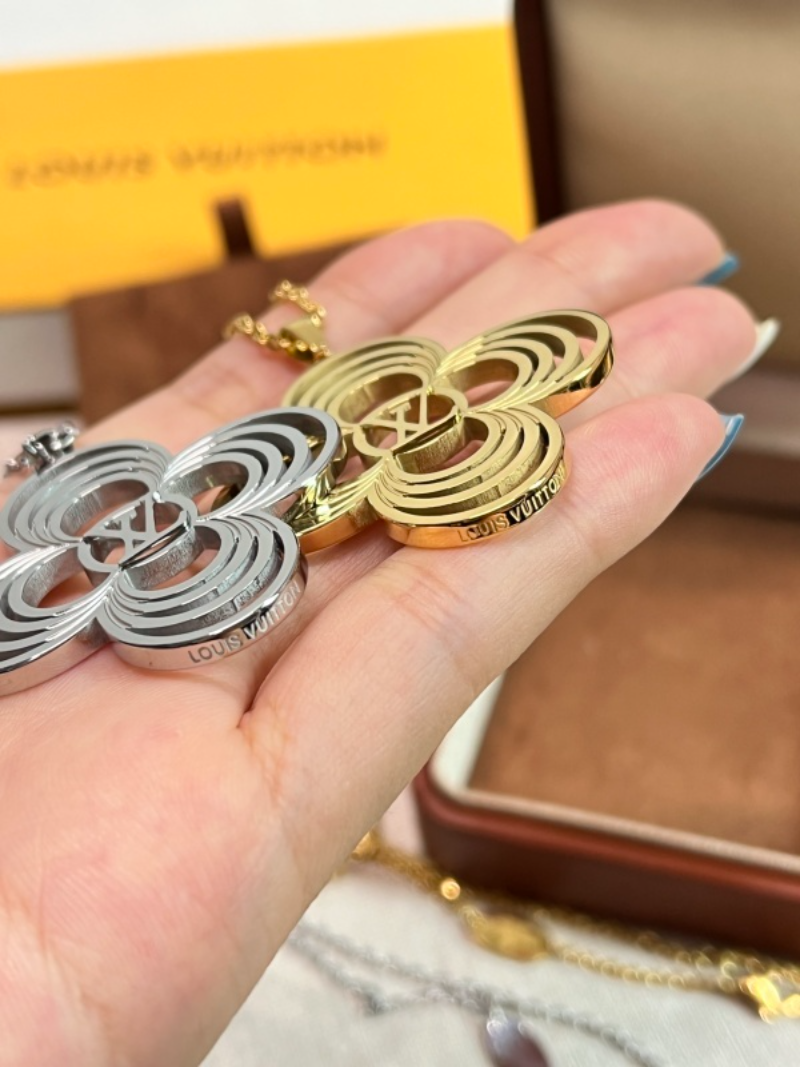 X701  Women's Titanium Steel Necklace Jewelry