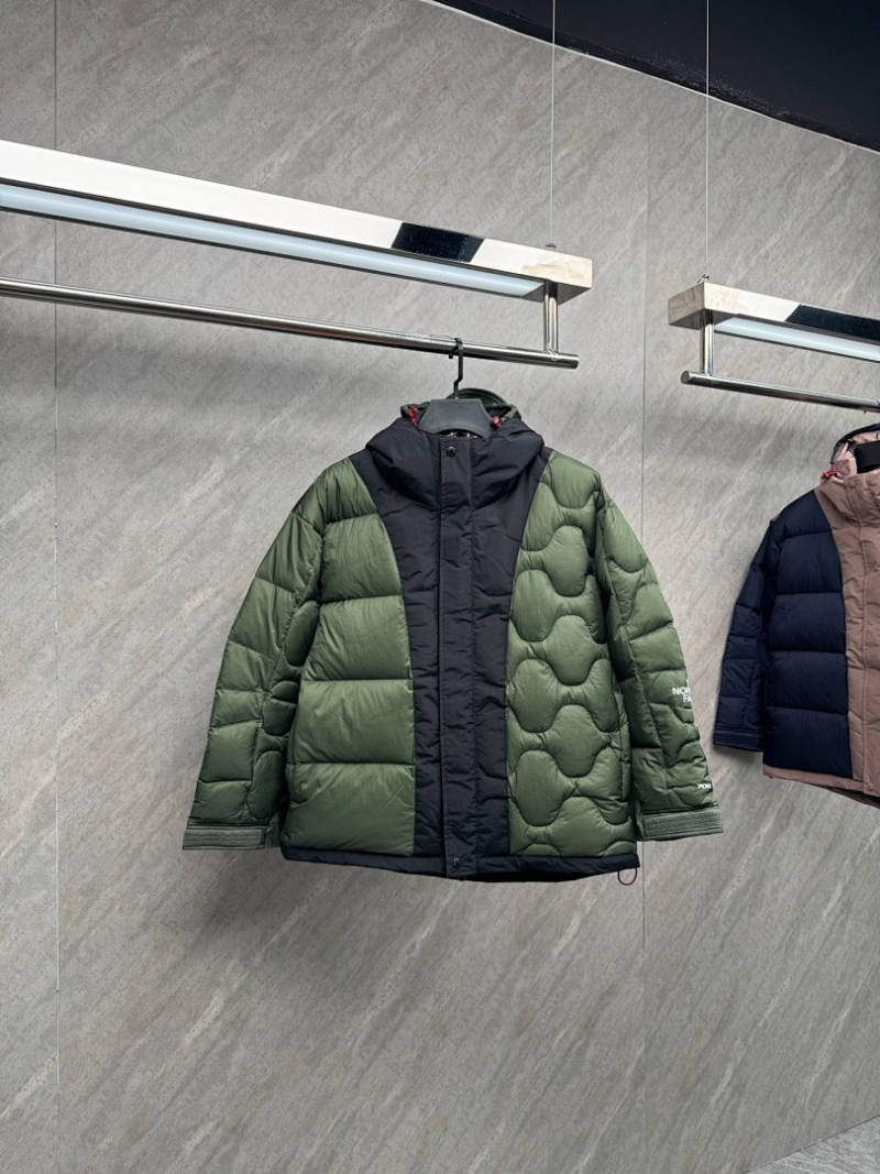 109944  Men's and women's new northern down jacket clothing