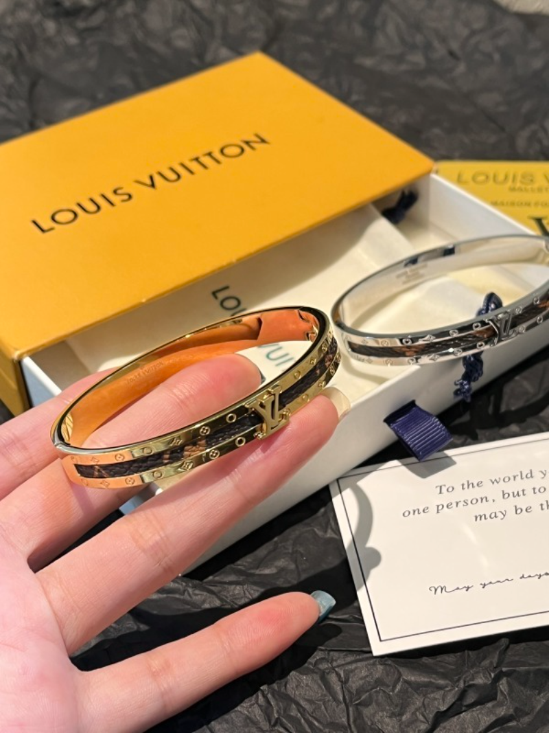 S469   Women's Titanium Steel Bracelet Jewelry