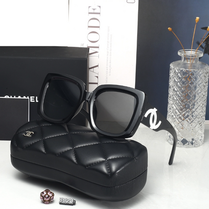 8853   Sunglasses with box