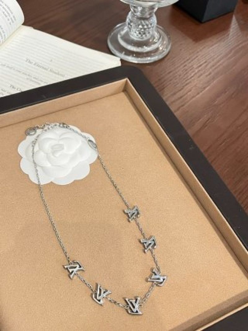 X743  Women's fashionable titanium steel necklace jewelry