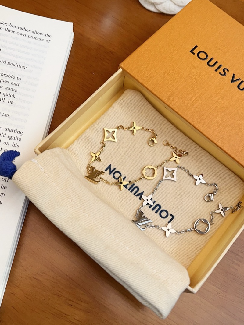 L228 Women's Titanium Steel Bracelet Jewelry