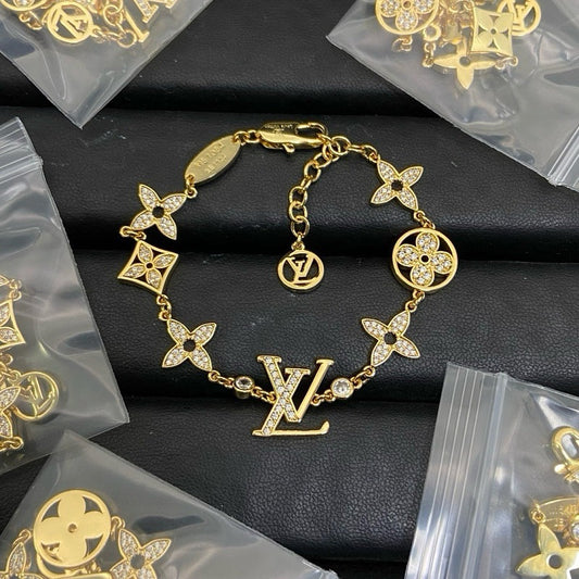LVB125   Women's Classic Flower Letter Bracelet Jewelry