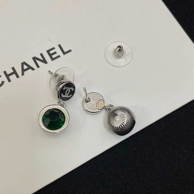 CHE89   Women's Crystal Round Double C Enamel Earnail Jewelry